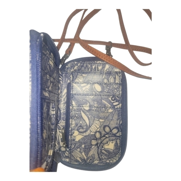 Sakroots Artist Circle Nature Smartphone Wallet Wristlet Crossbody - Picture 7 of 9